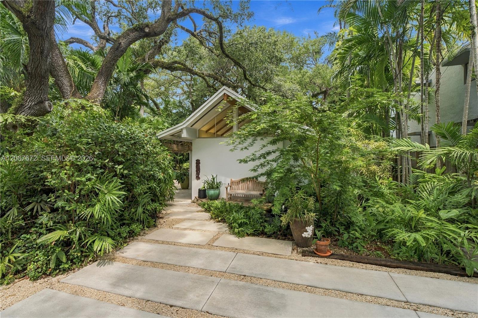 4005 S Loquat Ave — Photo 4