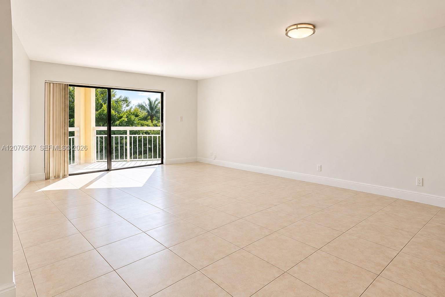 8290 Lake Dr # 445 — Photo 2