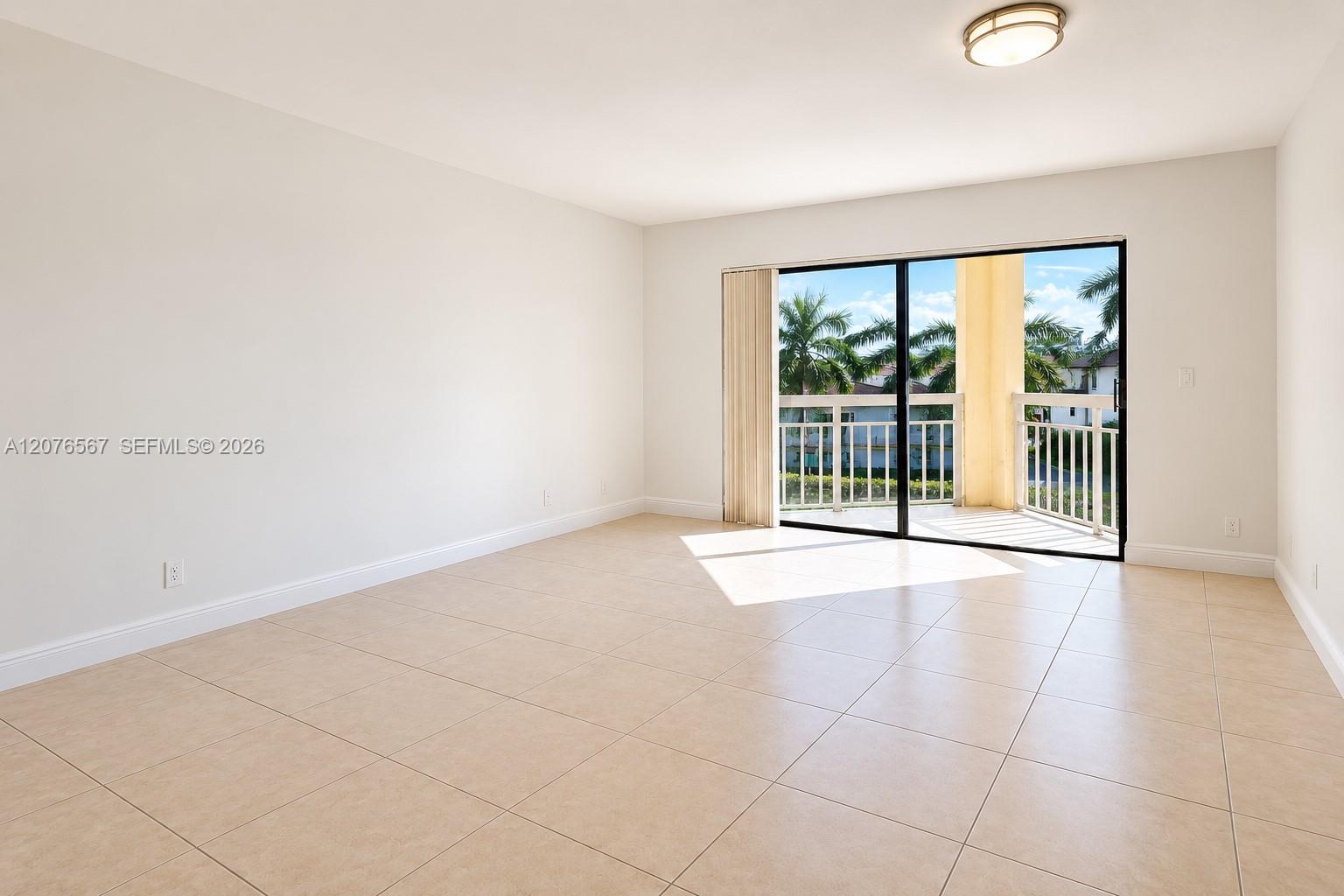 8290 Lake Dr # 445 — Photo 3