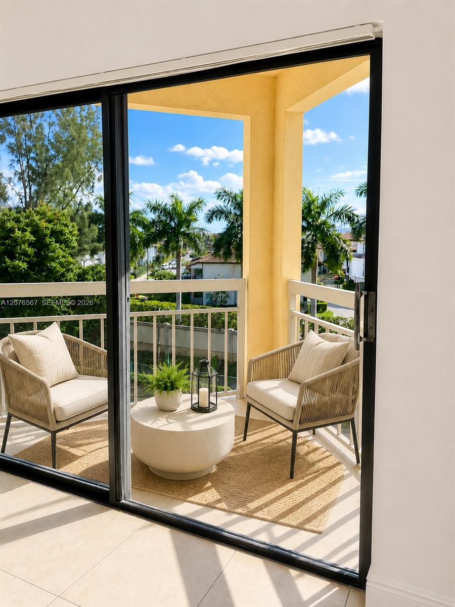 8290 Lake Dr # 445 — Photo 4