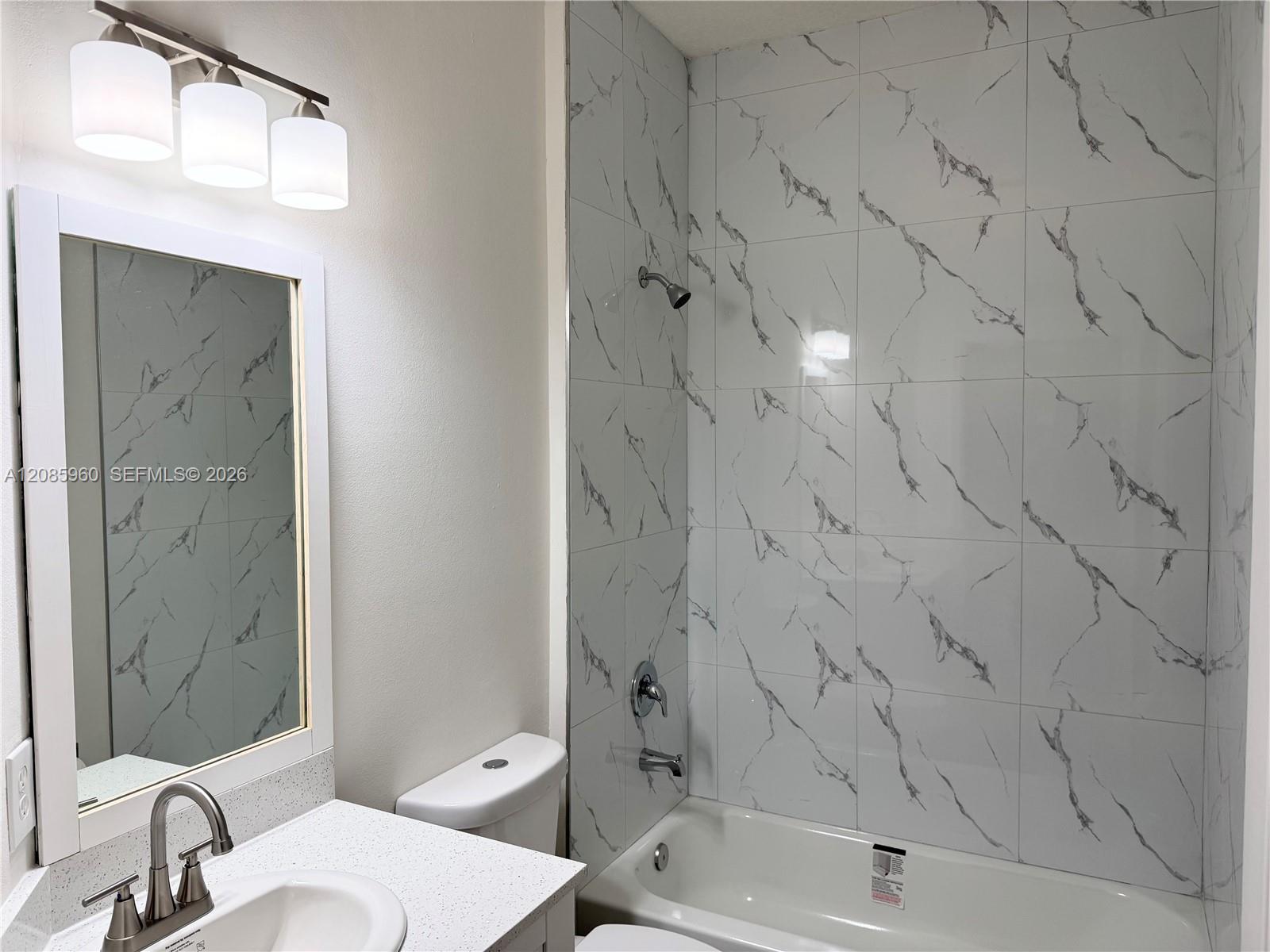 5044 SW 139th Ave — Photo 3