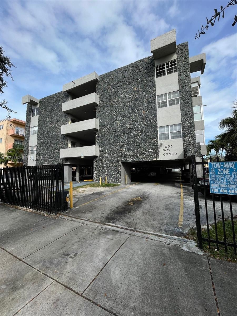 1035 W 77th St # 412, Hialeah FL 33014