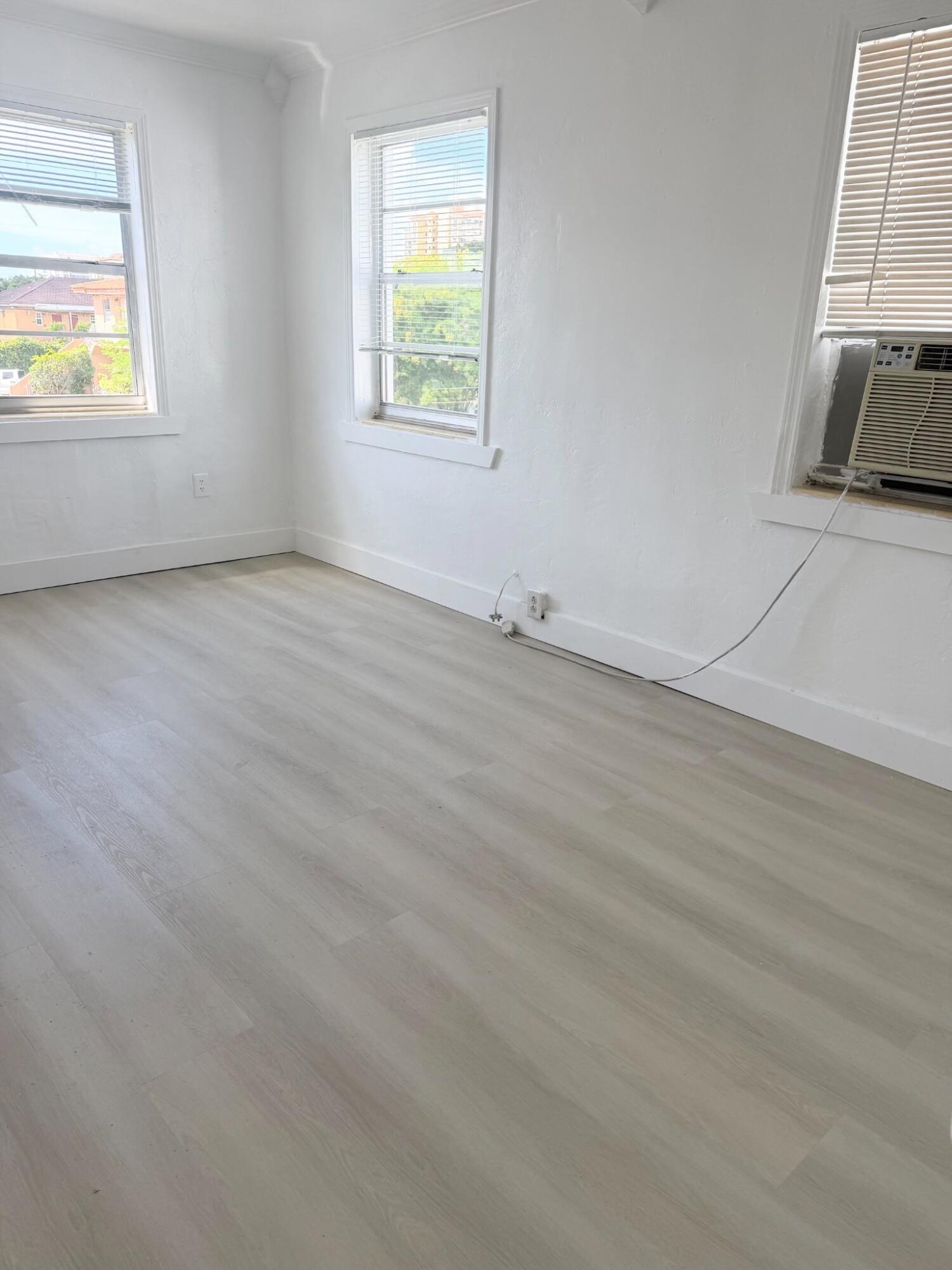 23 Sidonia Avenue # 3 — Photo 4