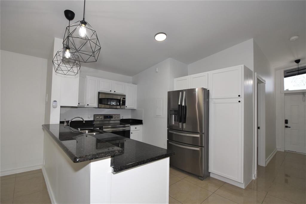 514 WOODGATE Circle # C — Photo 3