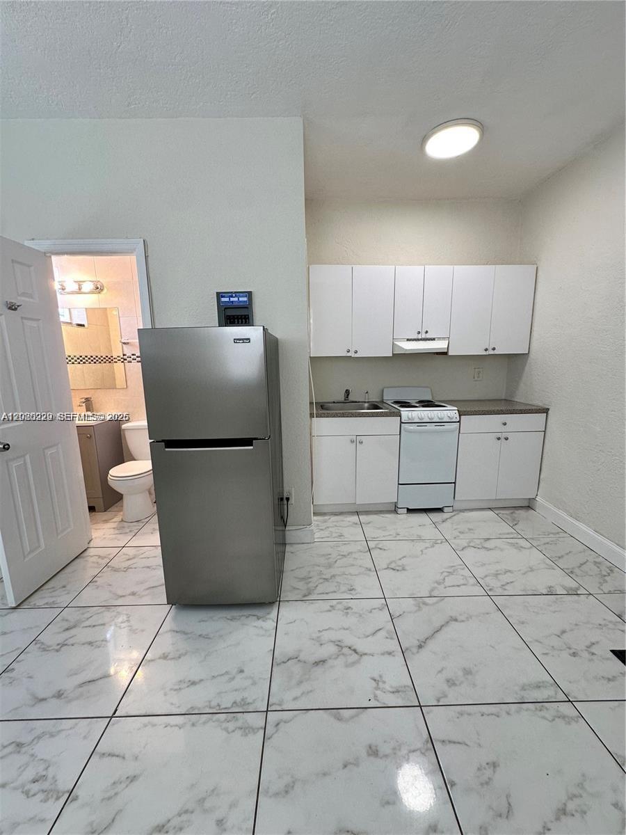 912 NW 9th Ave # 8 — Photo 2