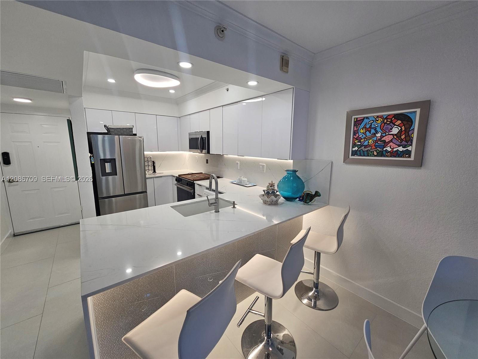 2501 S Ocean Dr # L17 — Photo 3