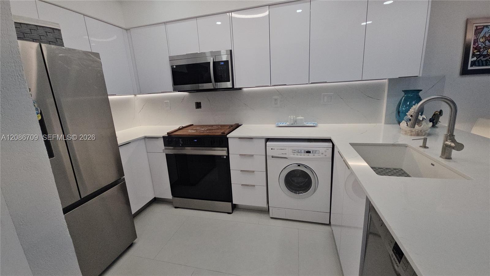 2501 S Ocean Dr # L17 — Photo 5