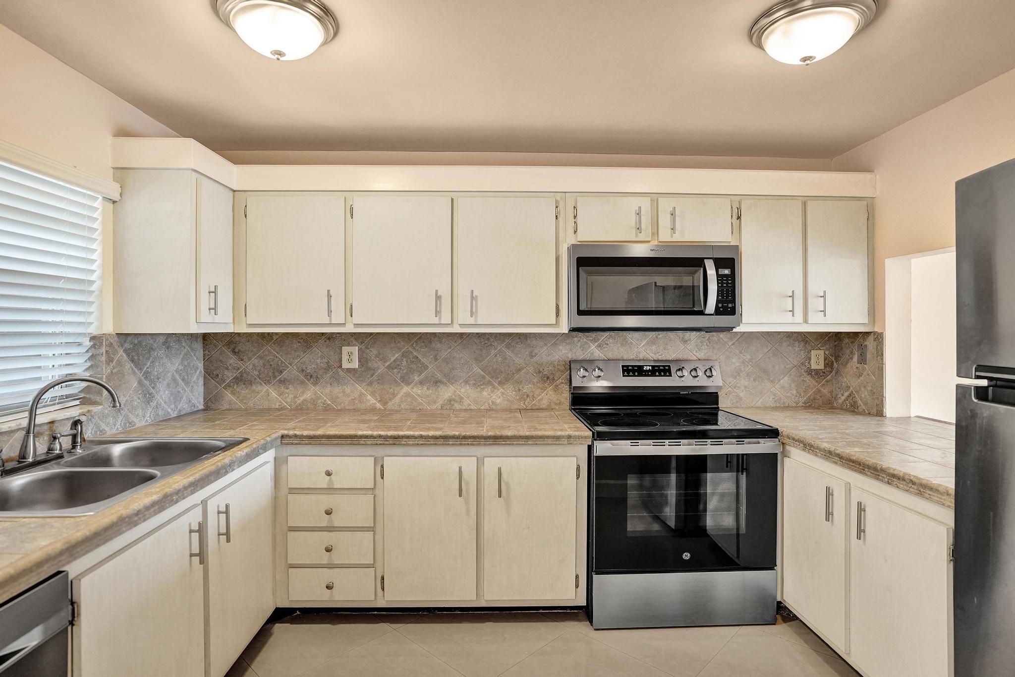 9480 Tangerine Place # 402 — Photo 4