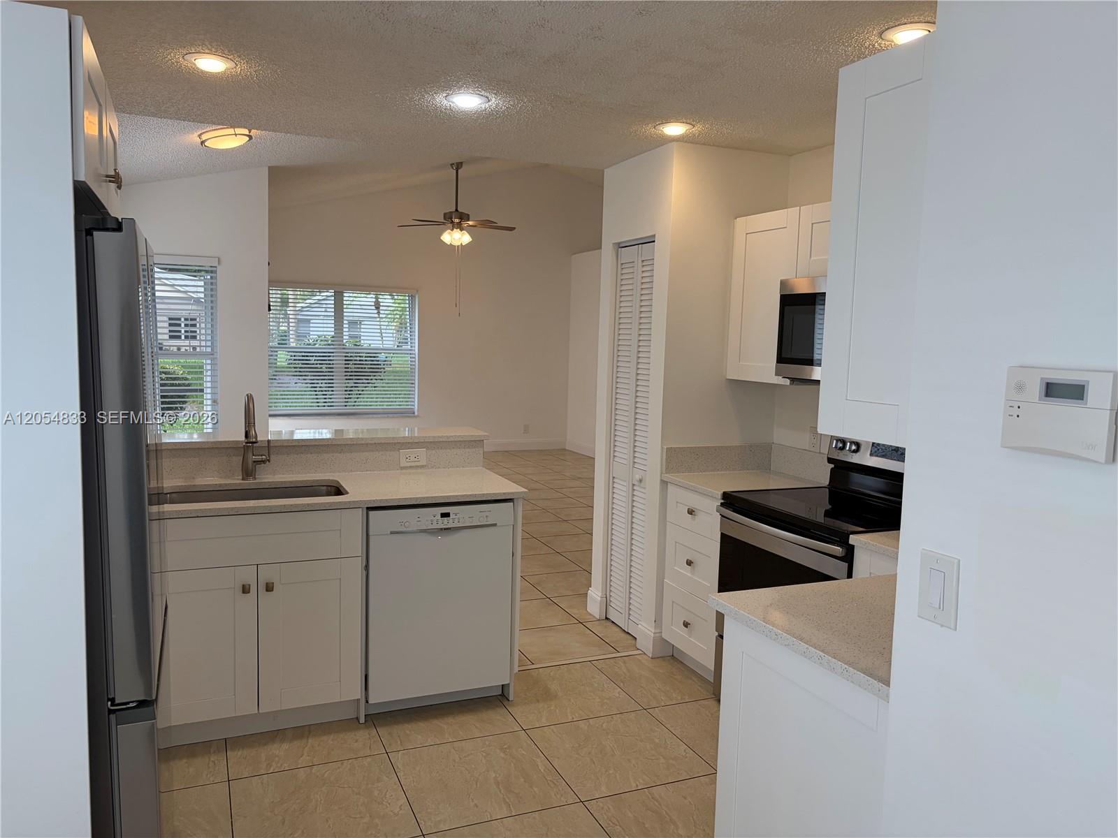 9020 N Lake Park Cir N — Photo 5
