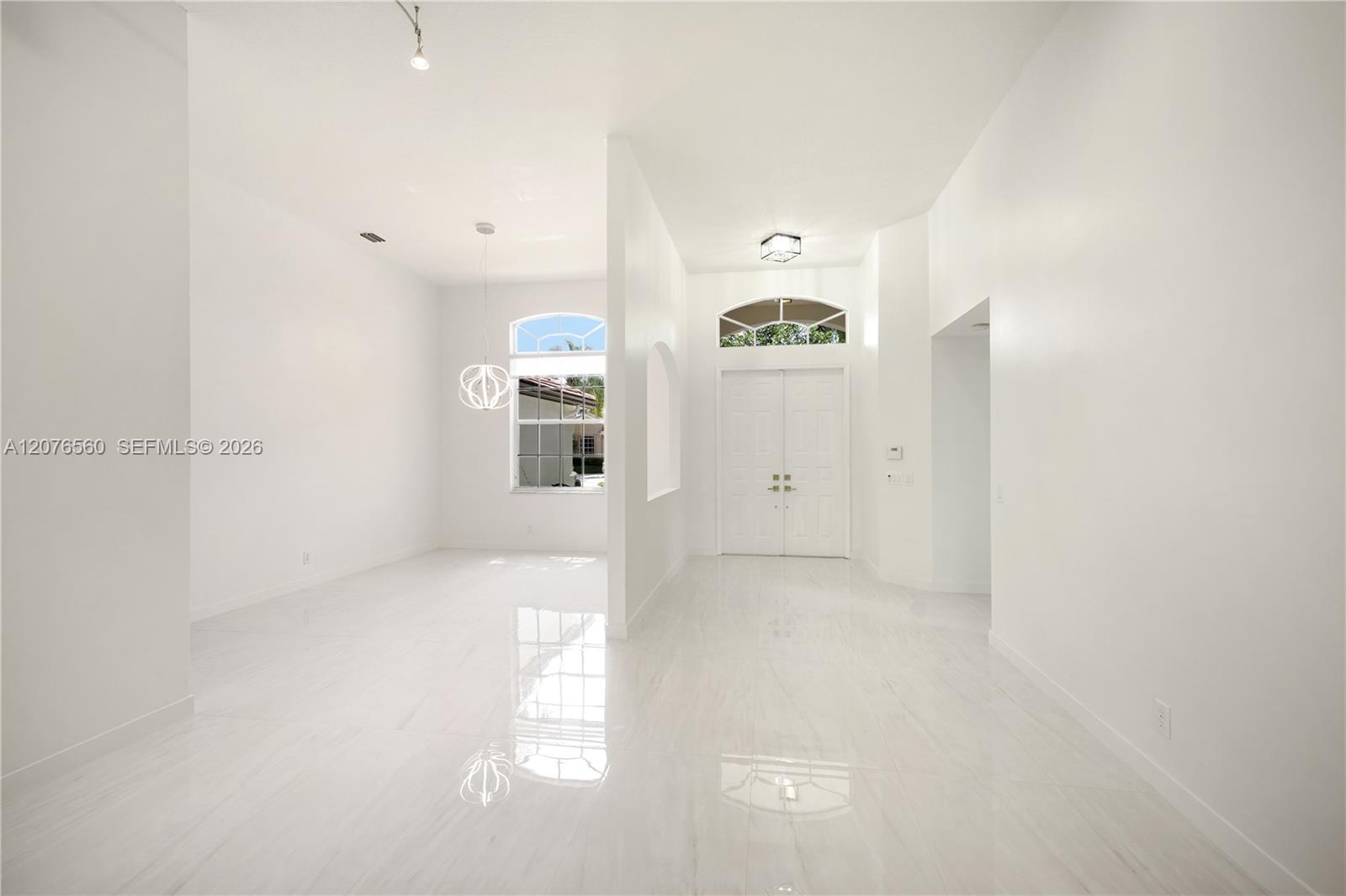 2527 Jardin Dr # 2527 — Photo 5