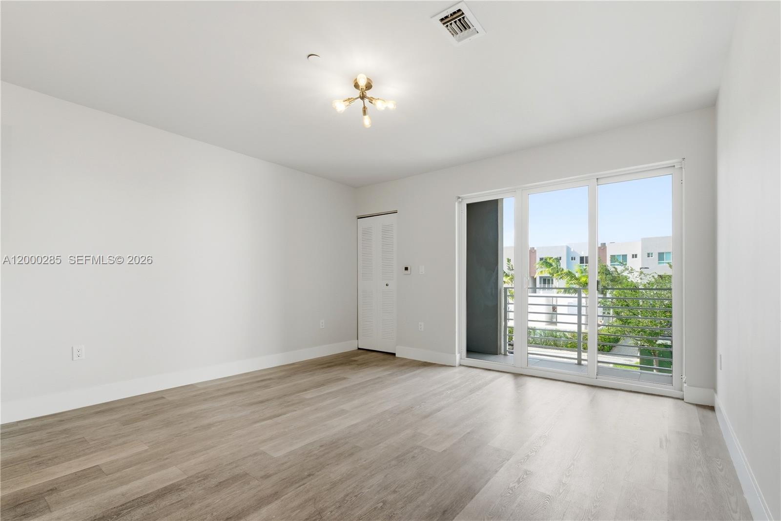 2505 NE 193rd St # 4215 — Photo 5