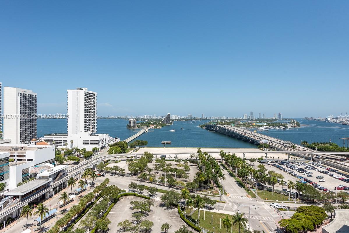 1400 Biscayne # 1604 — Photo 3
