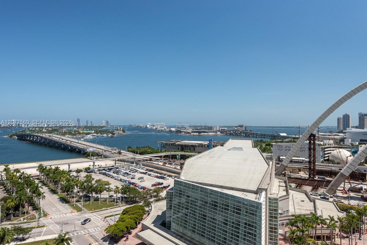 1400 Biscayne # 1604 — Photo 4