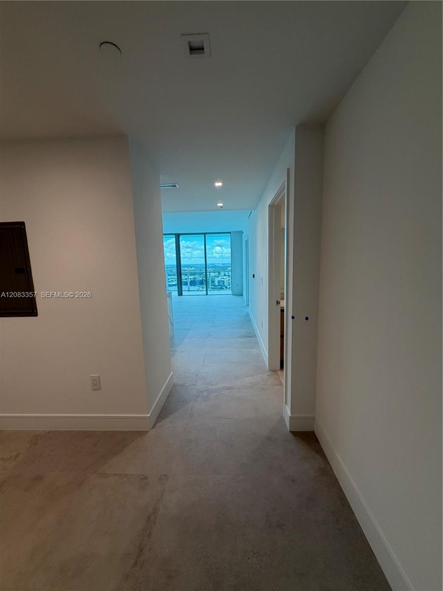 2411 Laguna Cir # 2508 — Photo 5