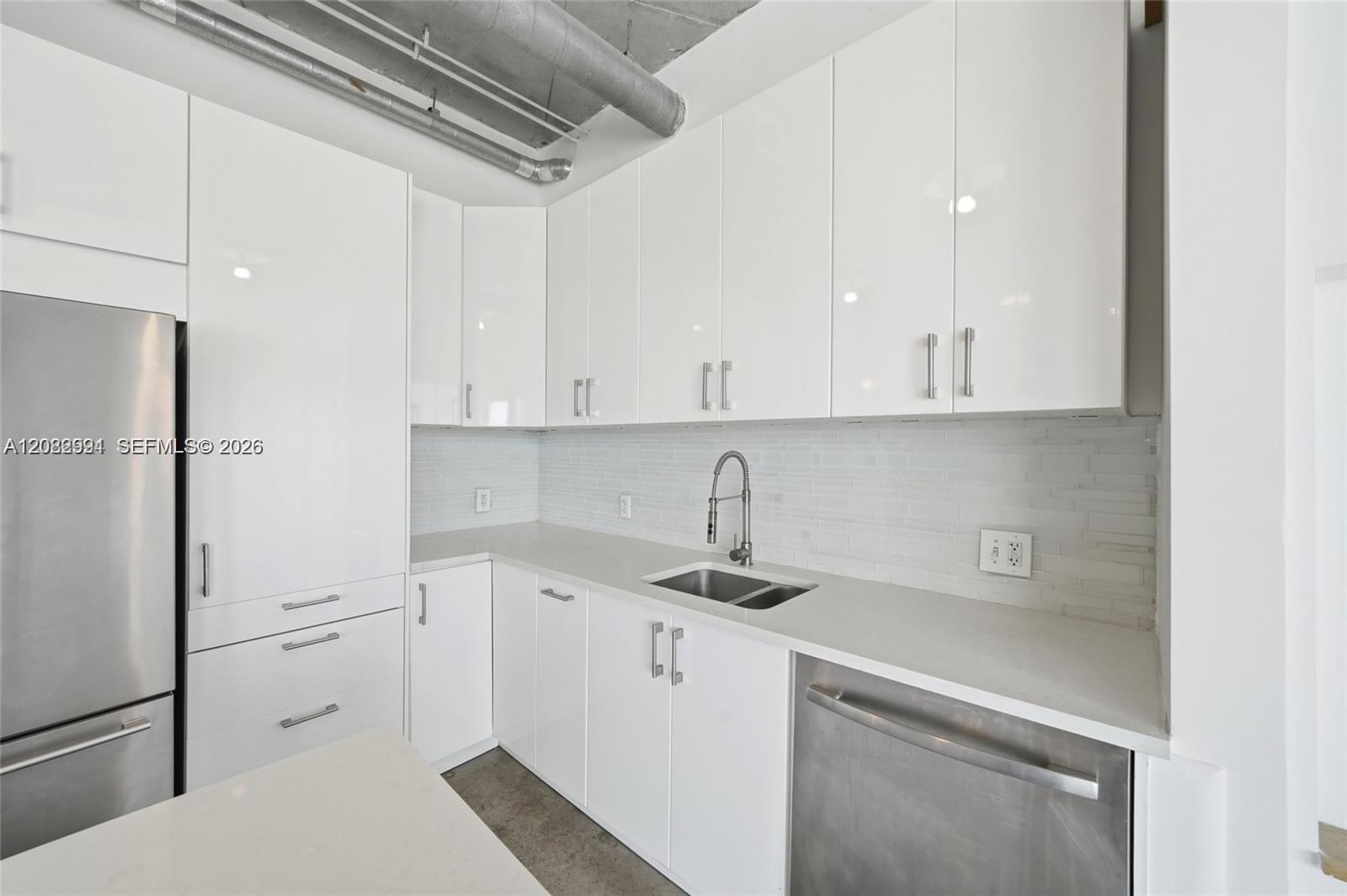 10 SW South River Dr # 804 — Photo 4
