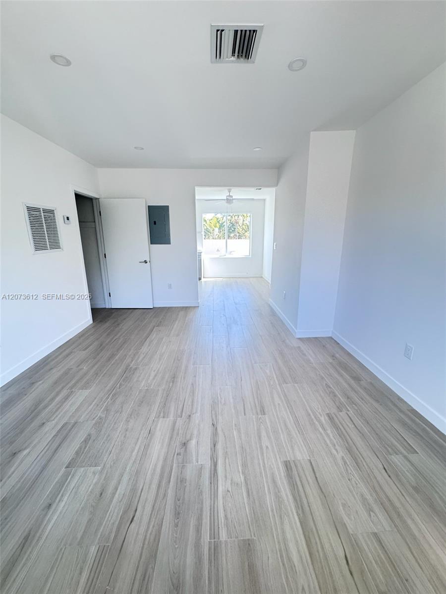 2855 Royal Palm Ave # 4 — Photo 2