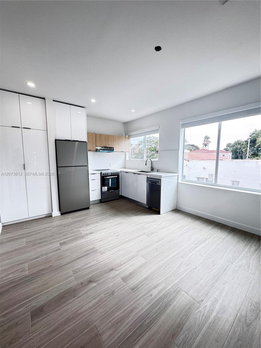 2855 Royal Palm Ave # 4 — Photo 3