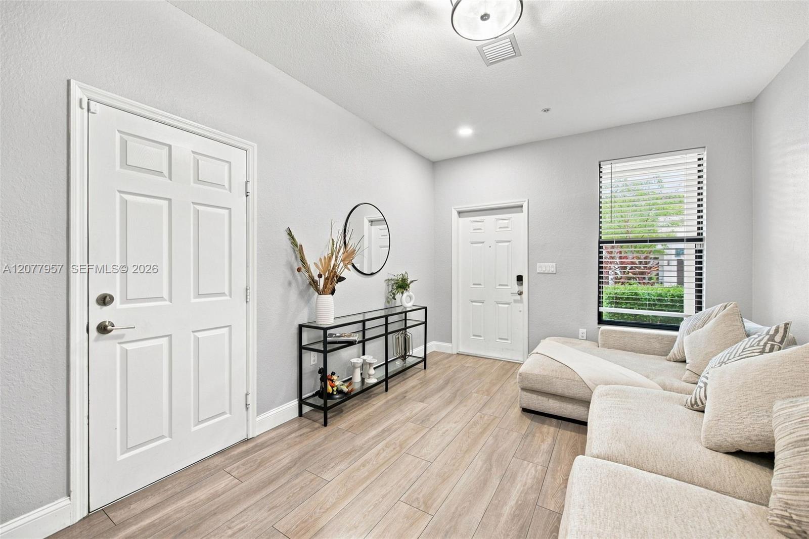 156 SW 185th Way — Photo 2