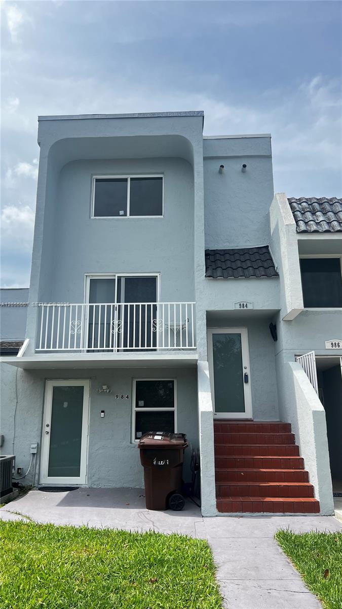 984 W 40th St # 2, Hialeah FL 33012