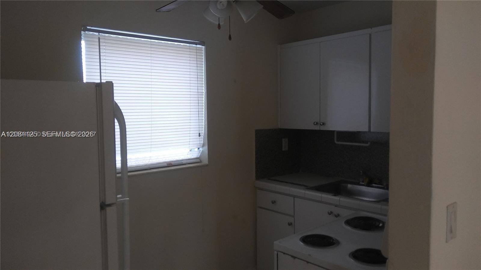 2441 SW 27th Ave # 3 — Photo 3