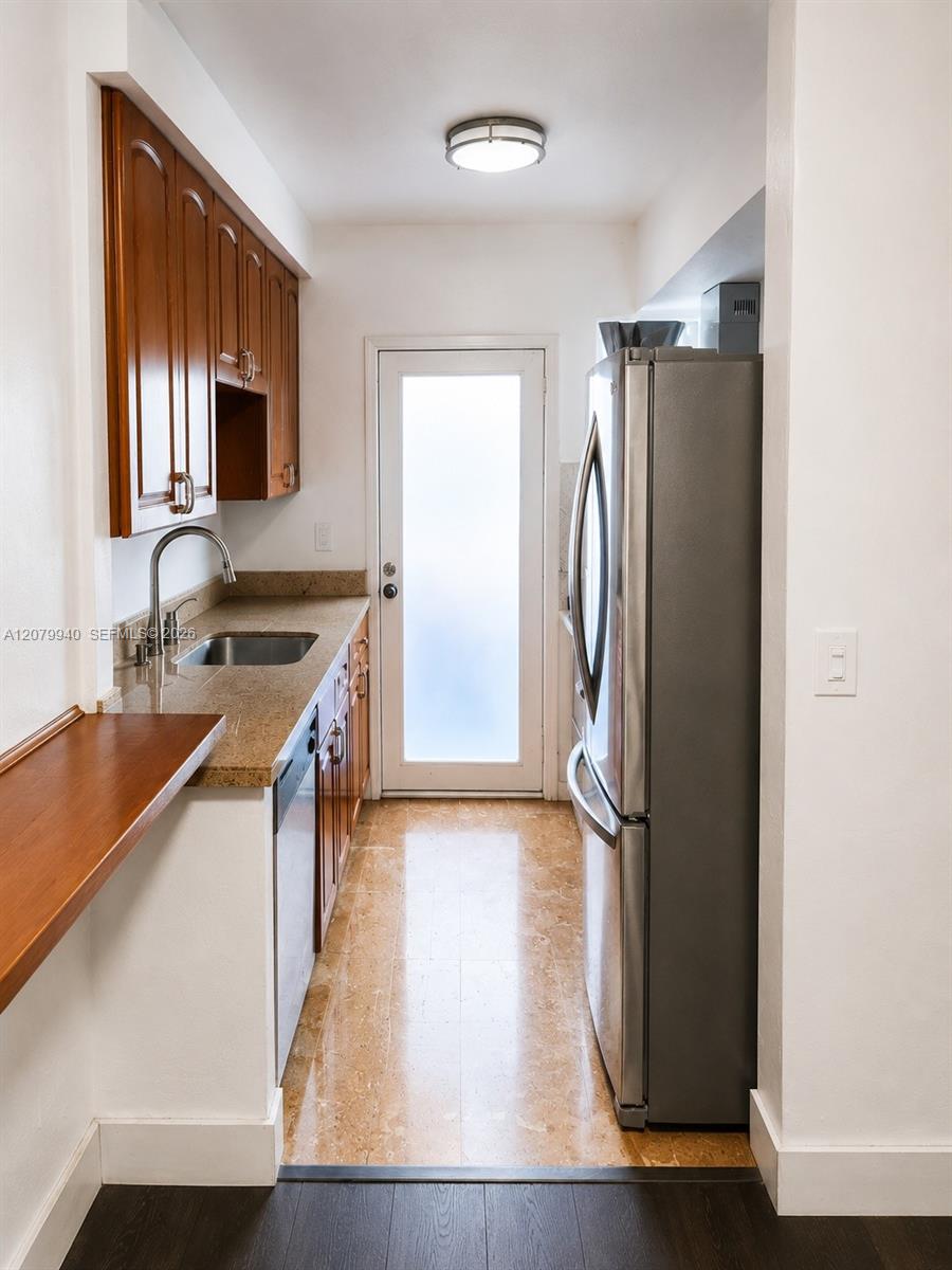 549 Meridian Ave # 4 — Photo 4