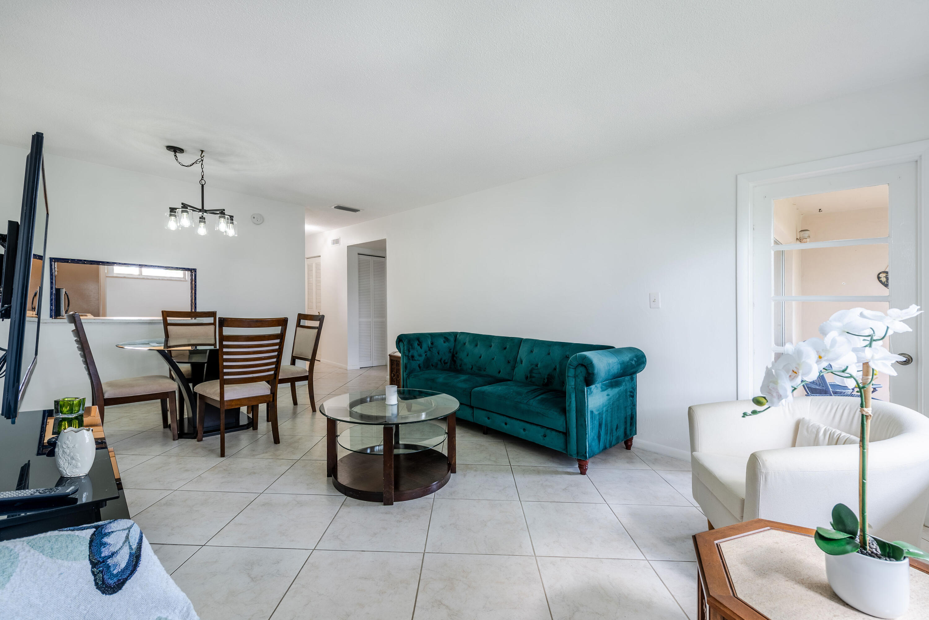 2615 Garden Drive N # 307 — Photo 4