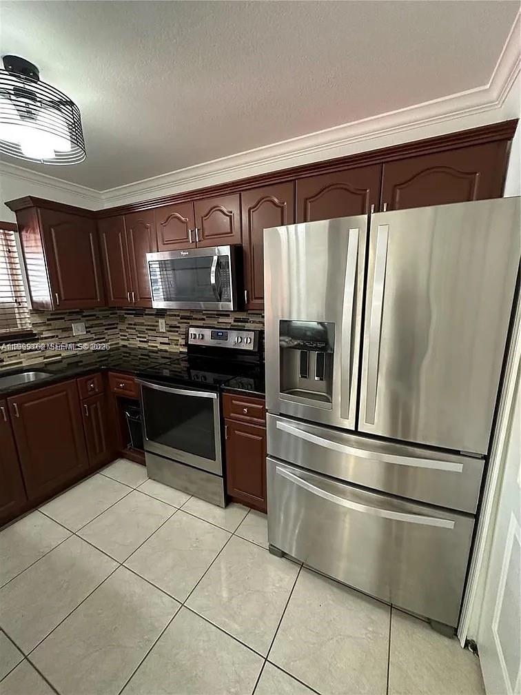 3783 NW 201st Ter — Photo 3