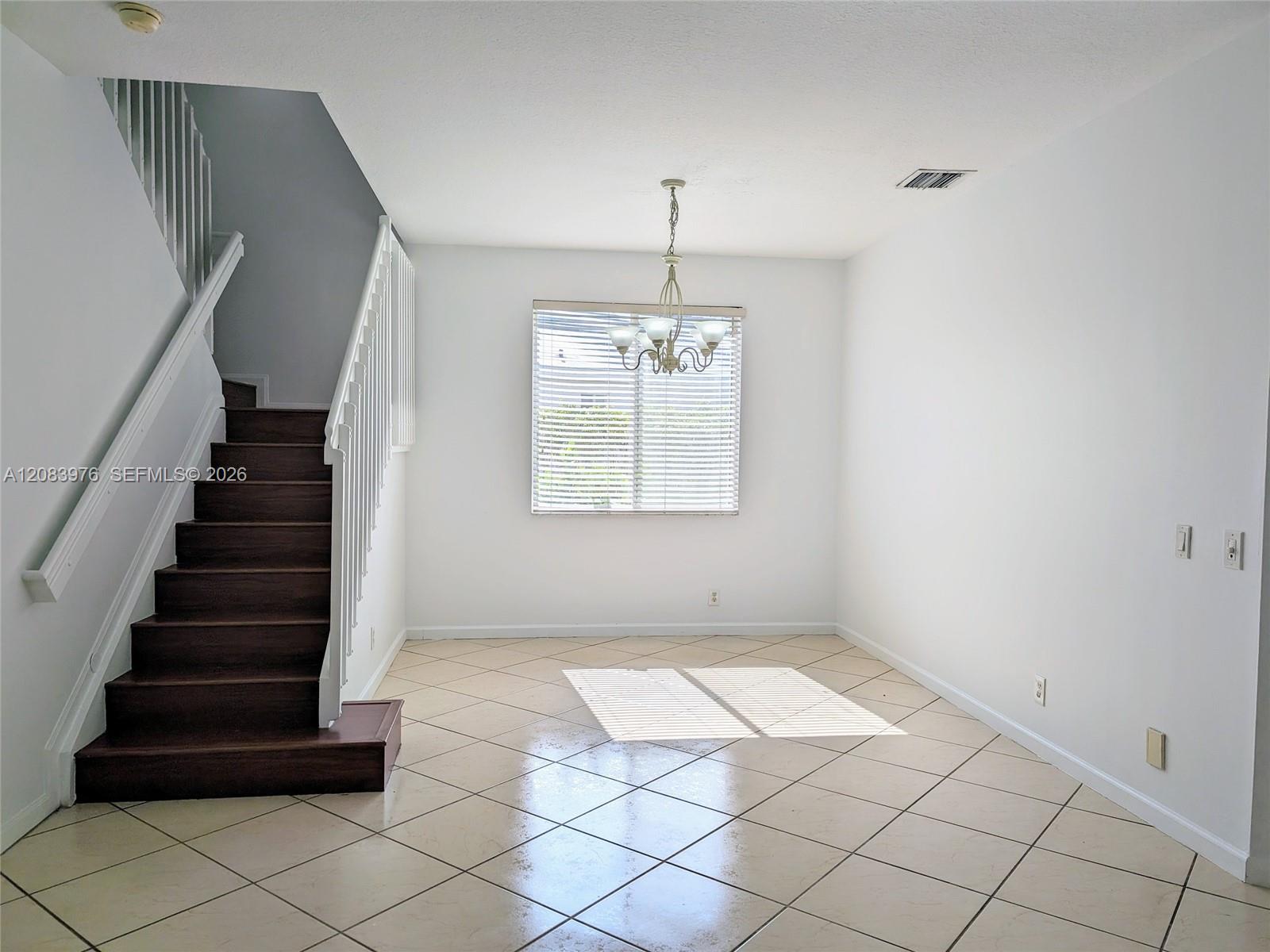 911 Phoenix Way — Photo 5
