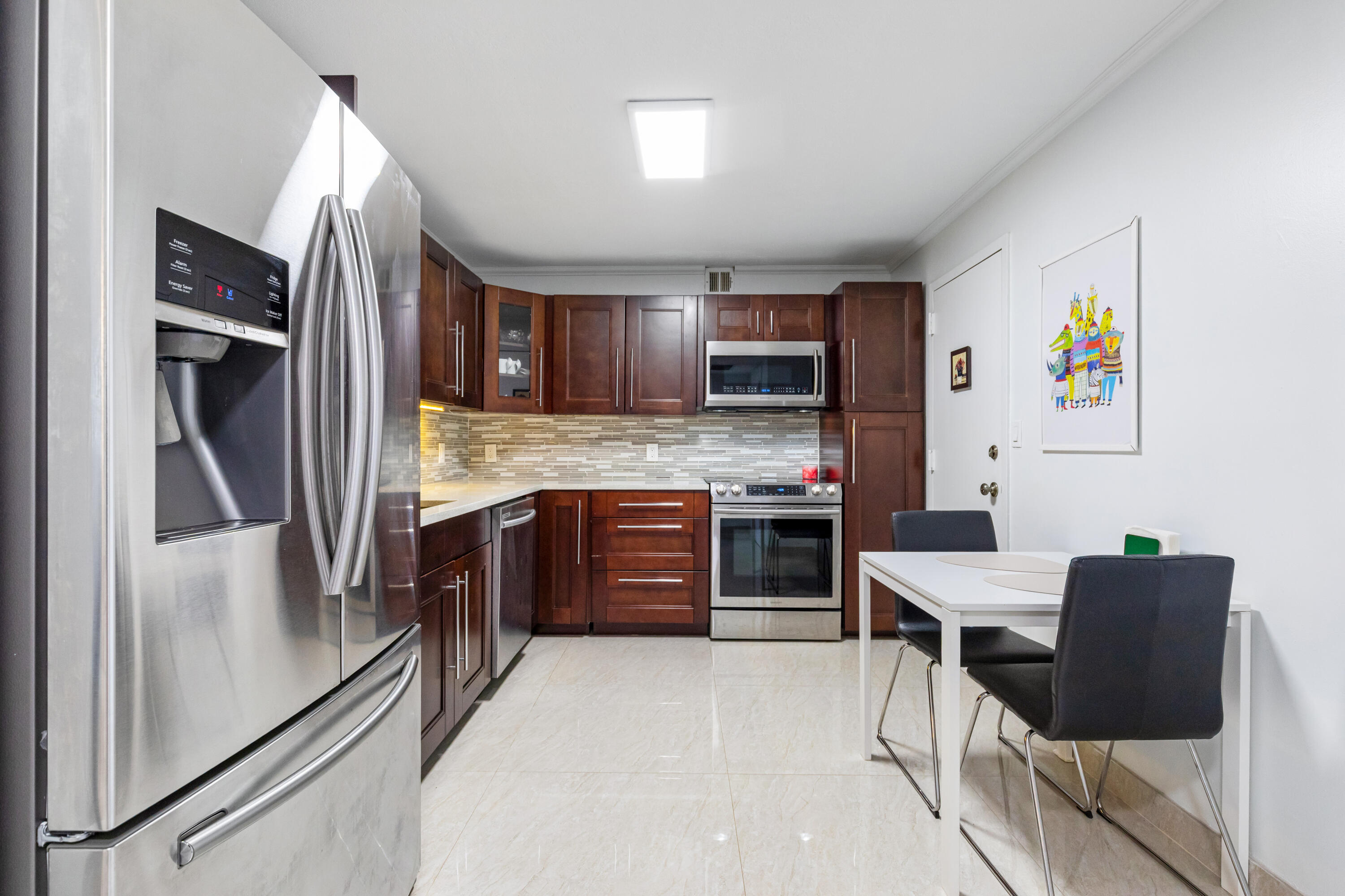 427 Golden Isles Drive — Photo 3