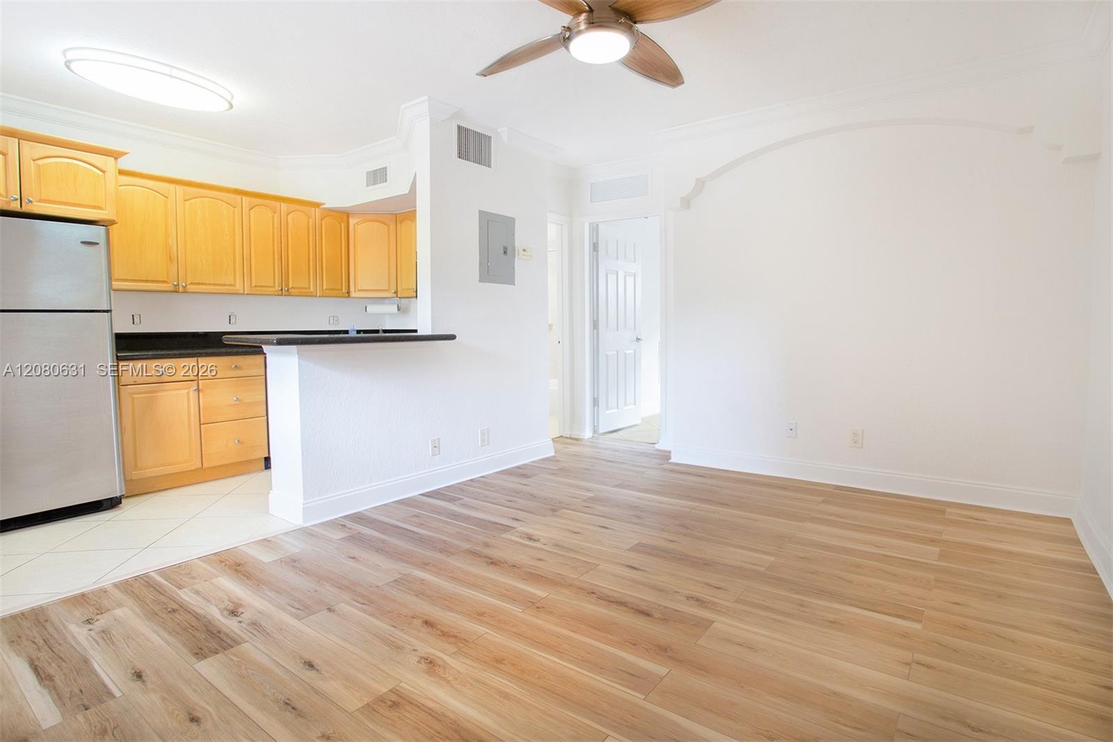 744 NE 14th Ave # 6 — Photo 4