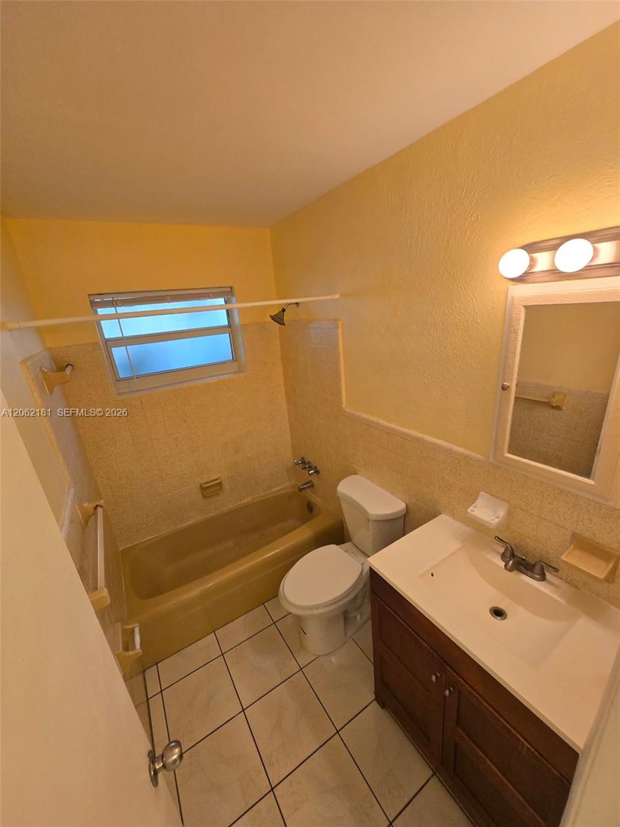 7340 NW 37th St # 4 — Photo 5