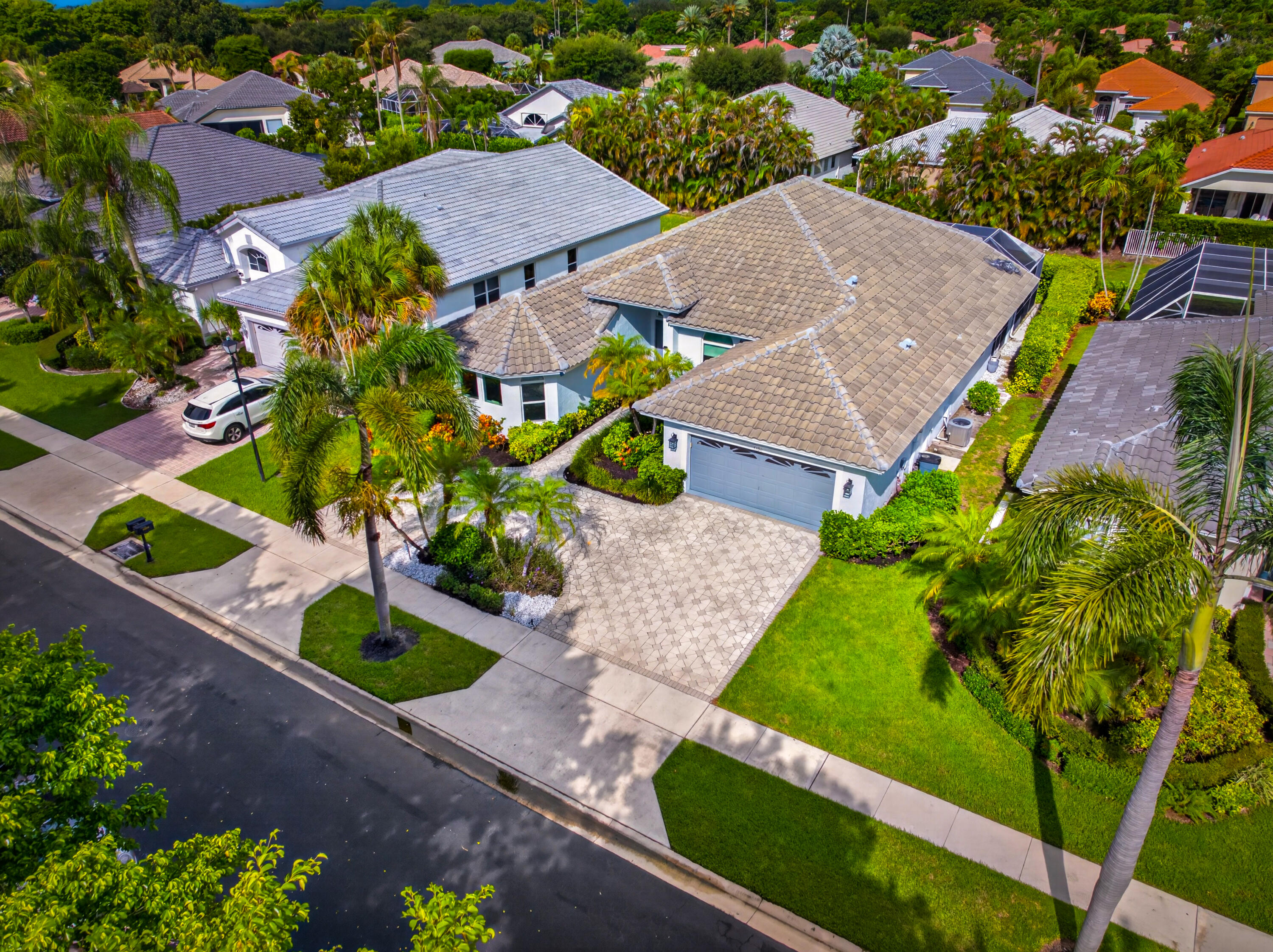 7690 La Corniche Circle — Photo 3