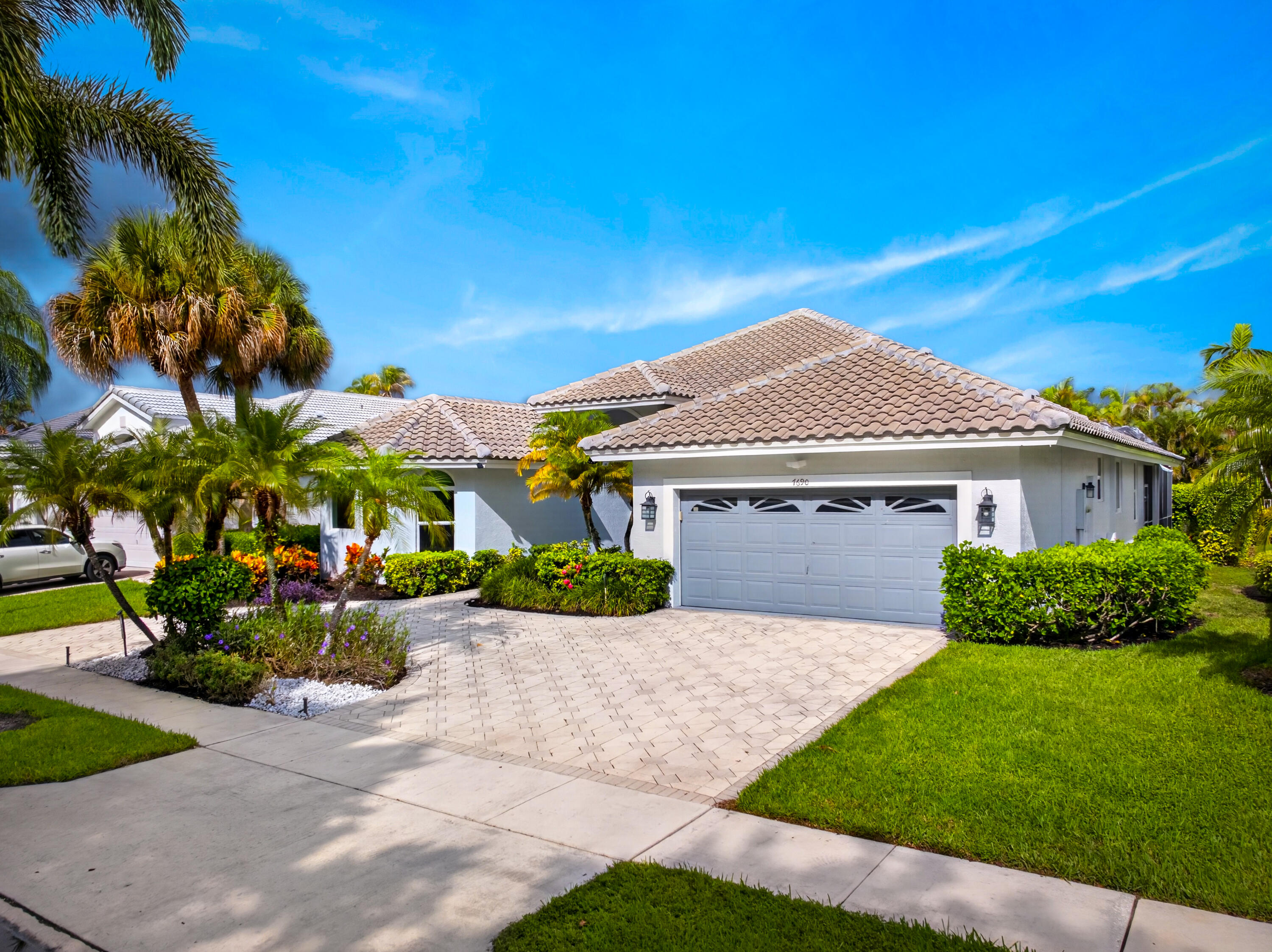7690 La Corniche Circle — Photo 2