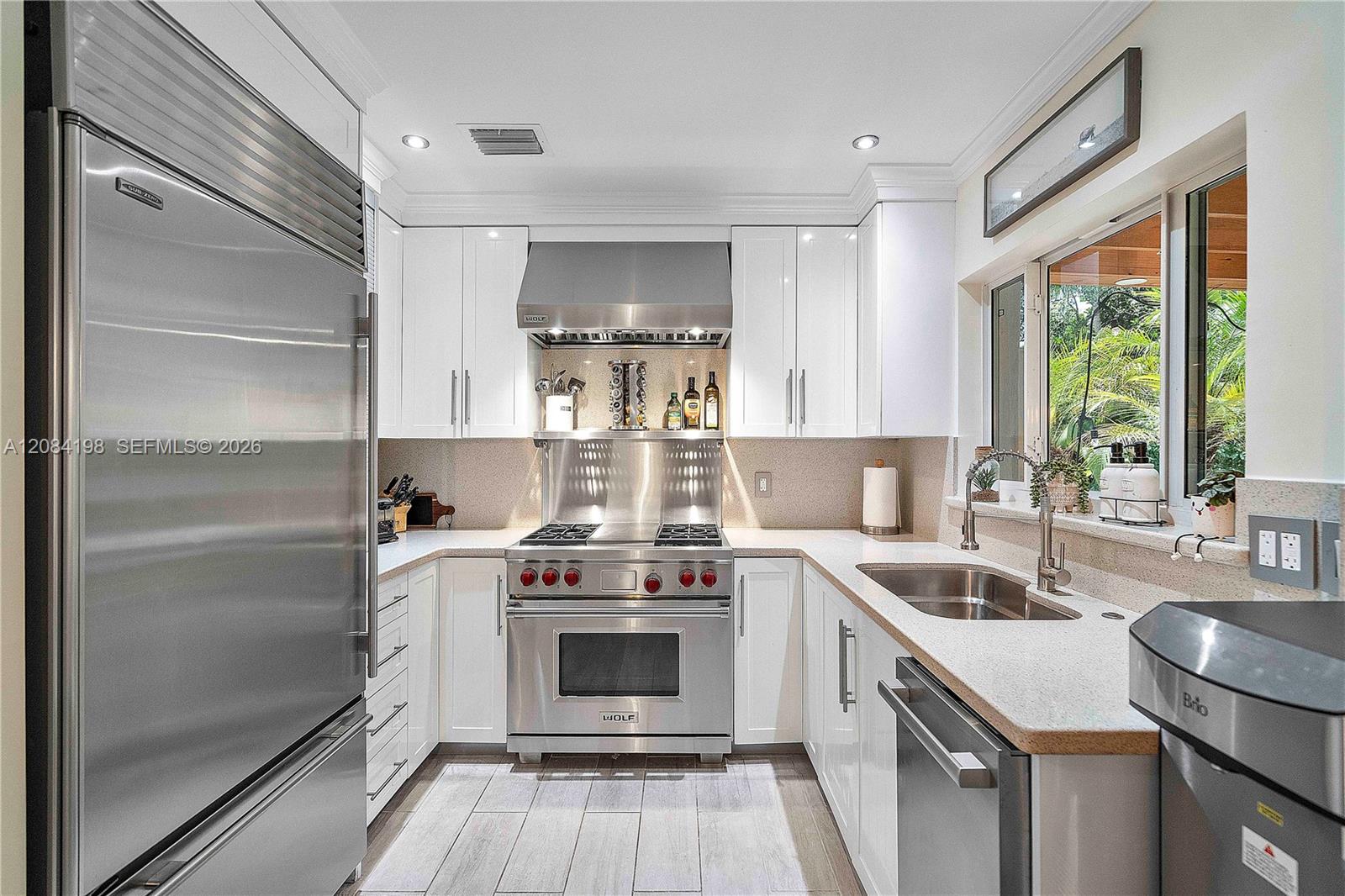 705 SW 8th Ave — Photo 4