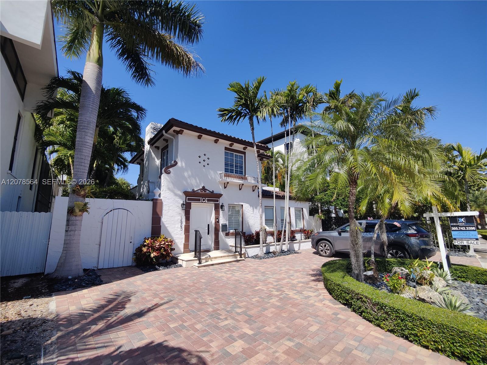 1823 S Bayshore Ln — Photo 4