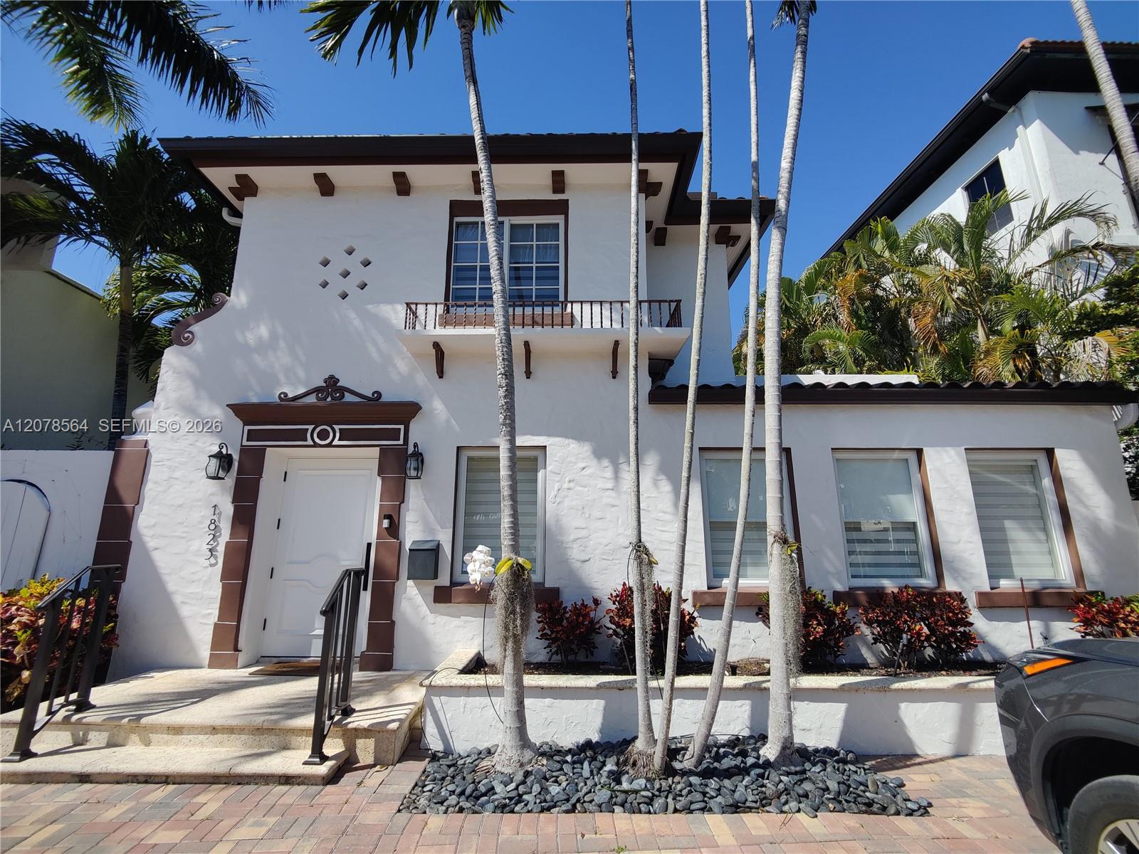 1823 S Bayshore Ln — Photo 5
