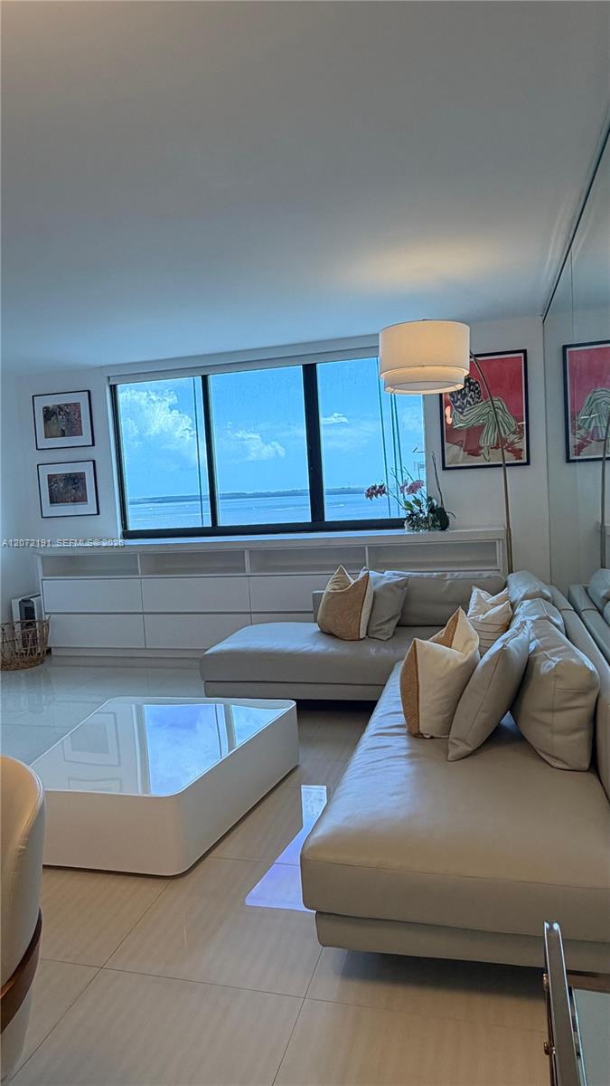 540 Brickell Key Dr # 1101 — Photo 2