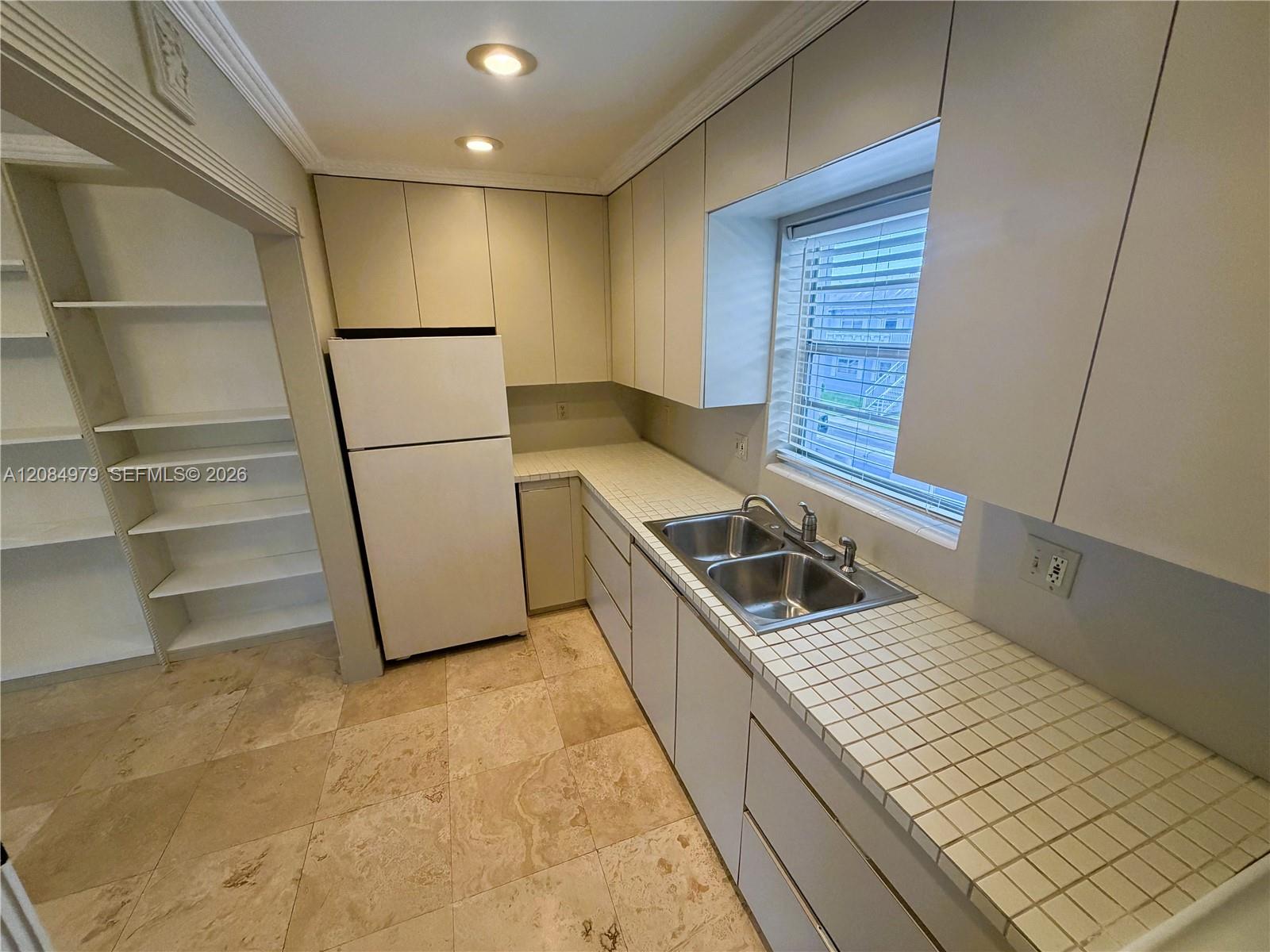 7550 SW 82nd St # F204 — Photo 3
