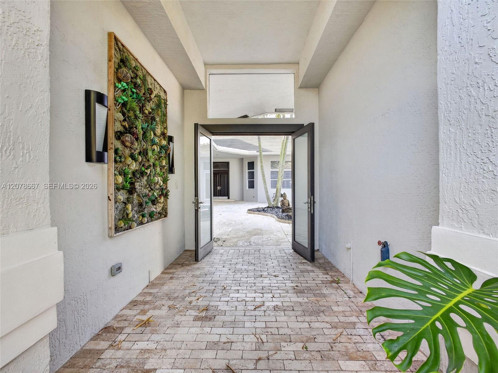 1371 Victoria Isle Dr — Photo 5