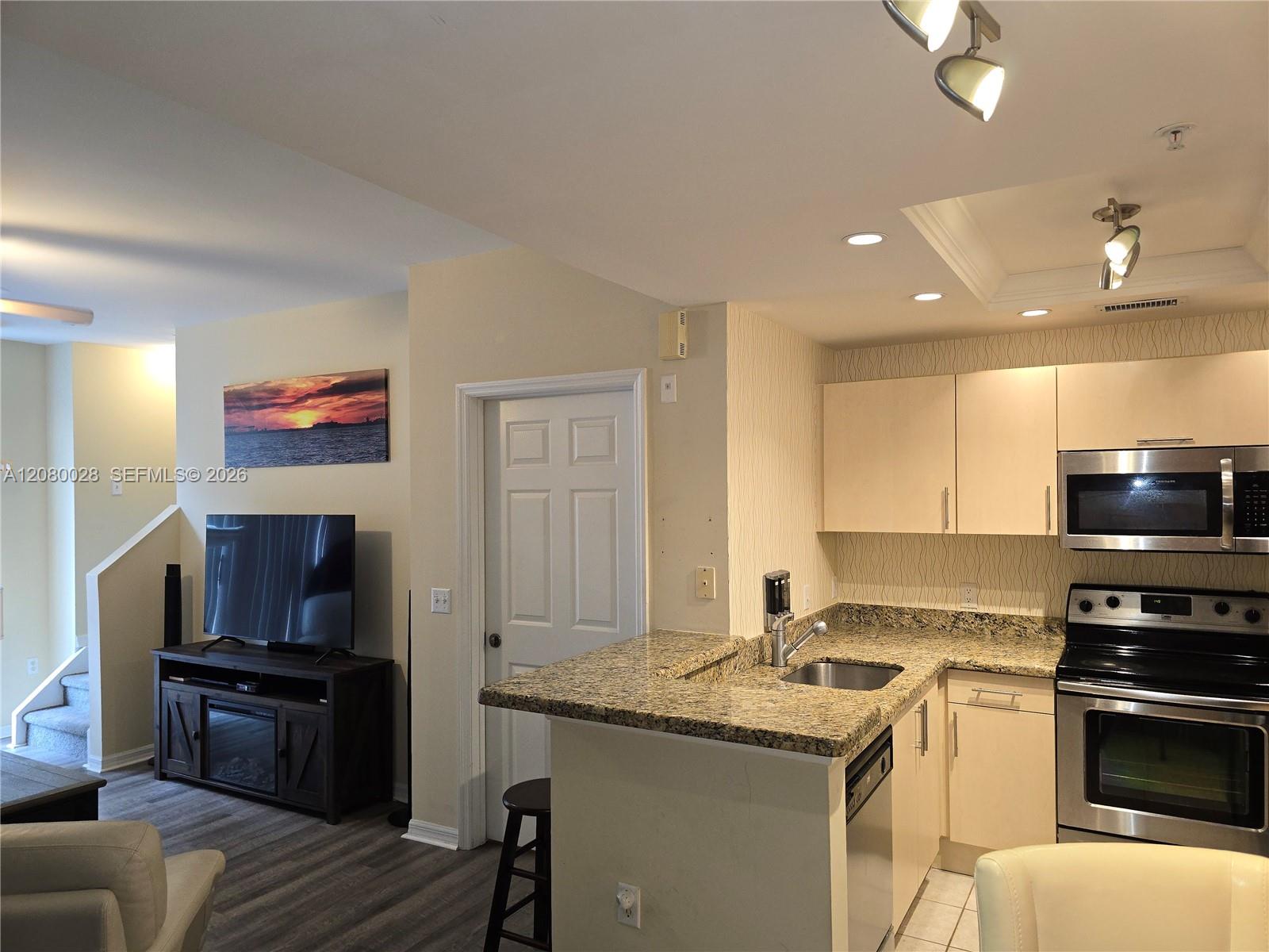 2107 SE 10th Ave # 818 — Photo 4