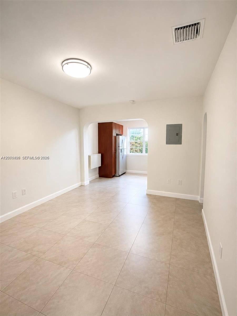 4038 SW 9th Ter # 4038 — Photo 2
