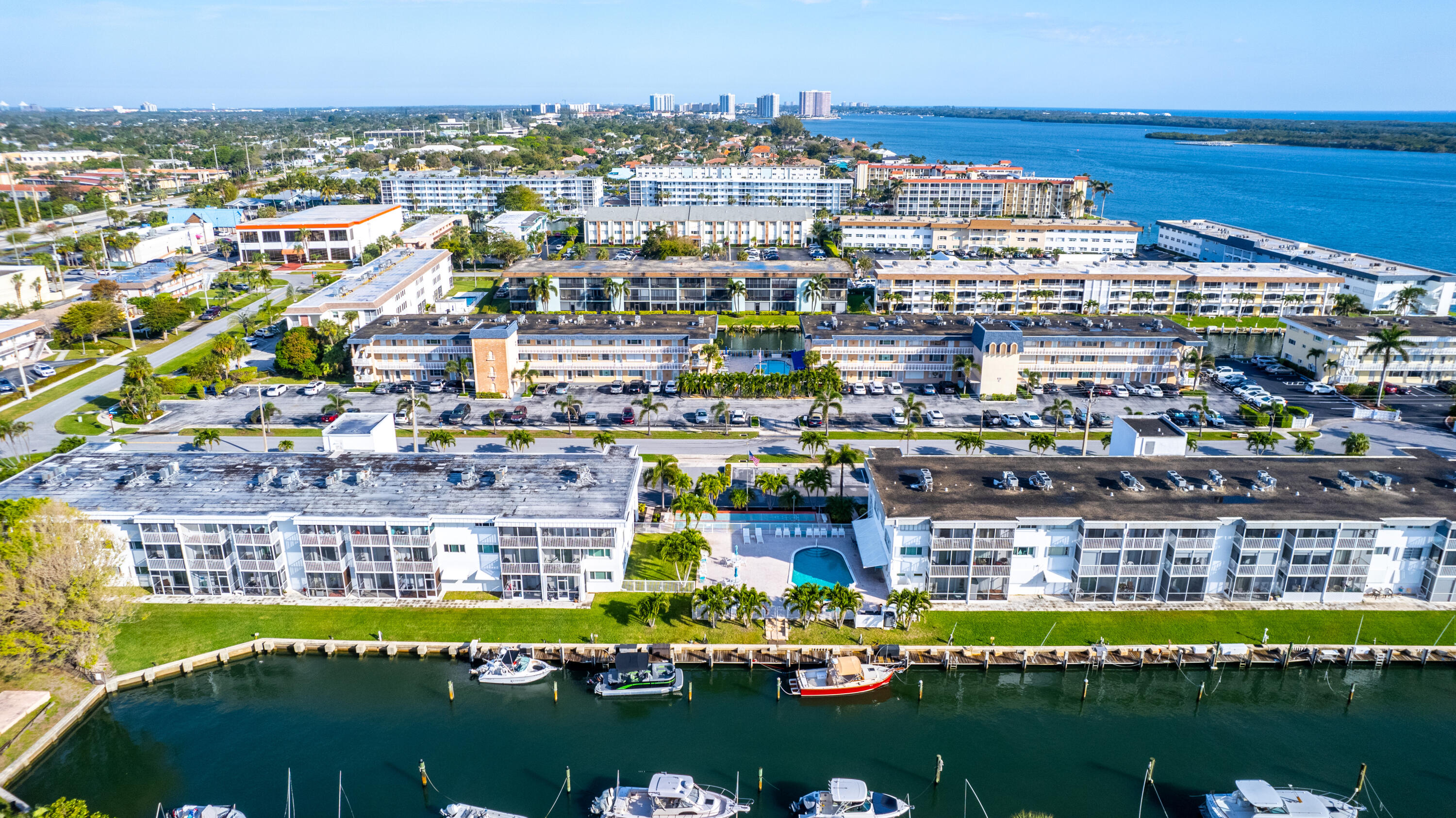 130 Doolen Court # 108, North Palm Beach FL 33408