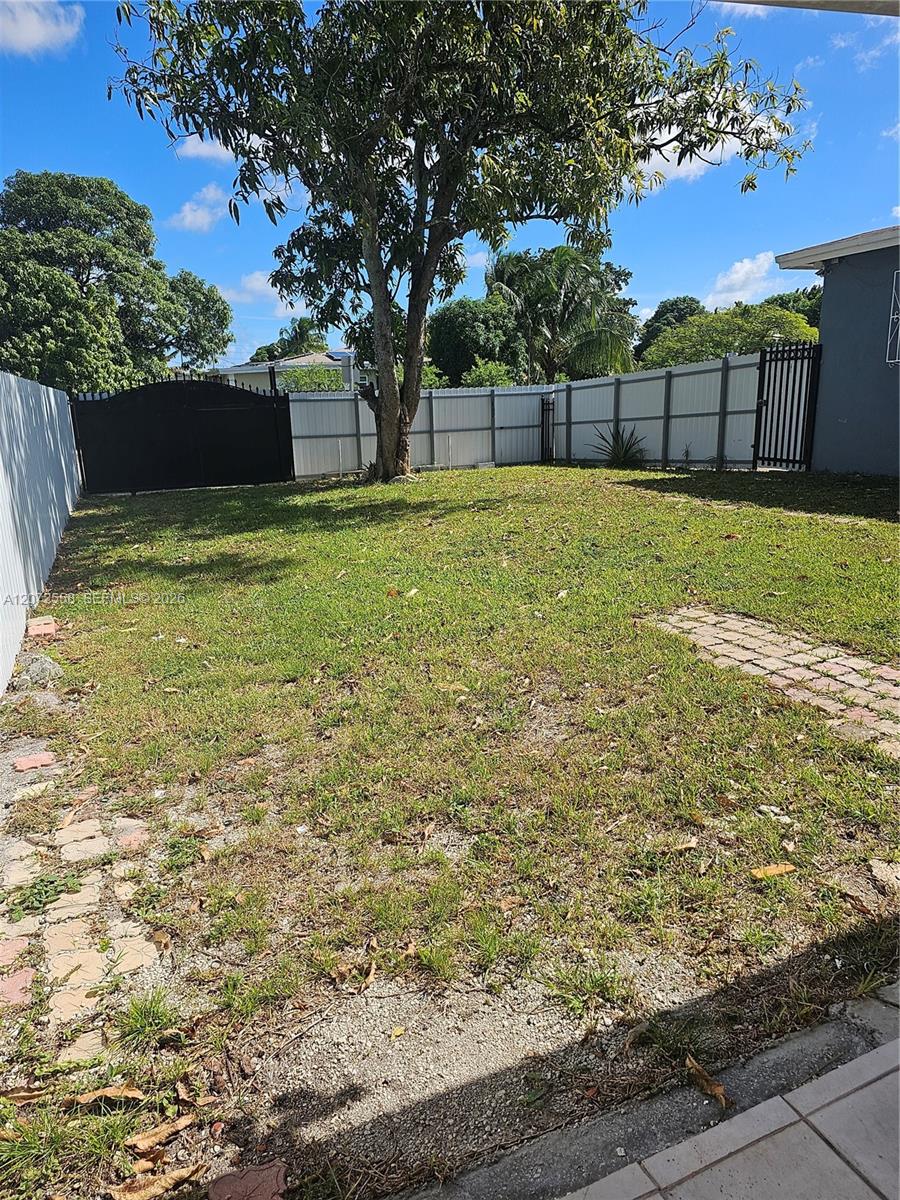 331 NW 195th Ter — Photo 5