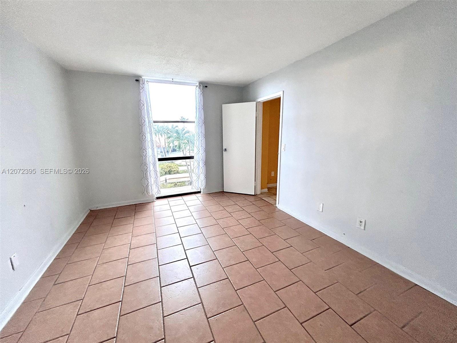 13499 Biscayne Blvd # 506 — Photo 4