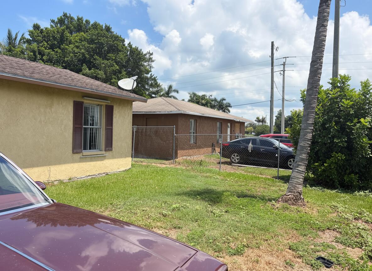 307 Seminole Court — Photo 4