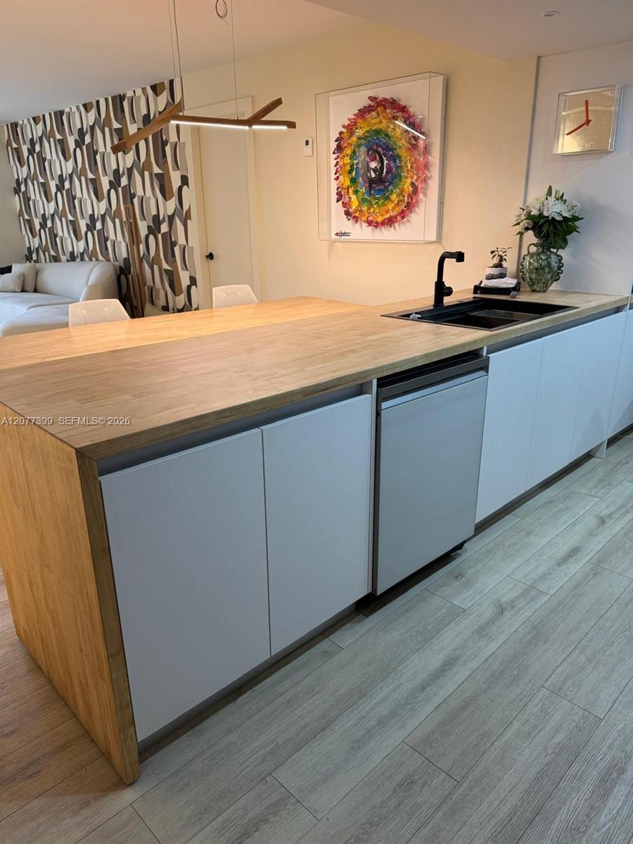 210 Sea View Dr # 608 — Photo 2