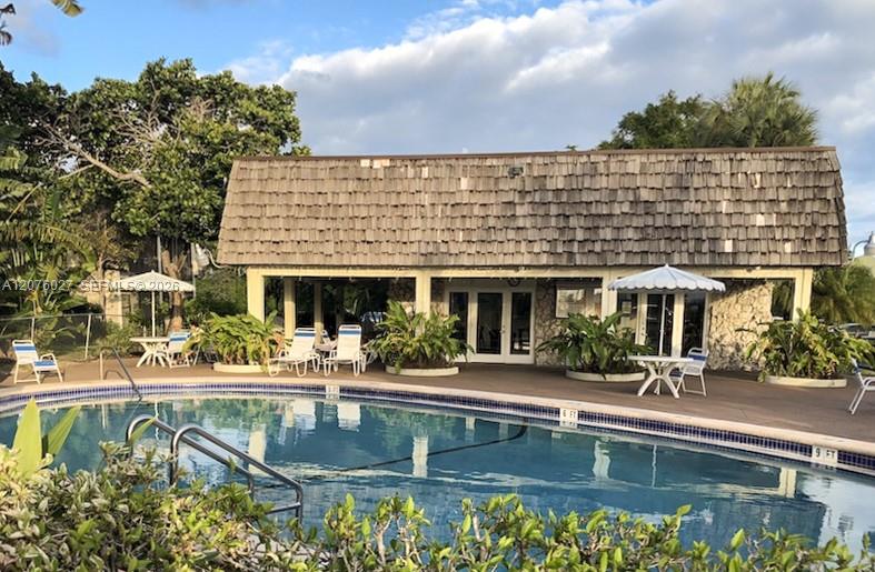 3101 Oakland Shores Dr # H207 — Photo 3