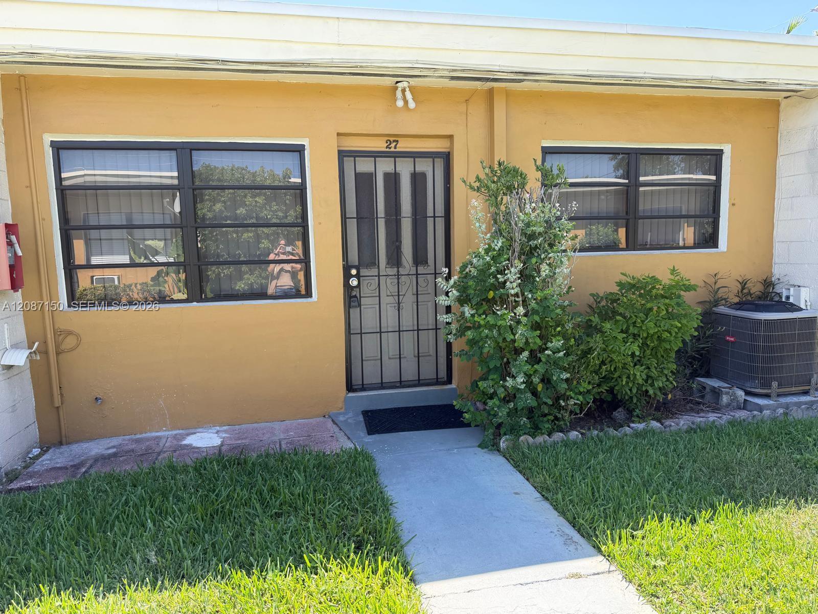 1845 Pembroke Rd # 27, Hollywood FL 33020