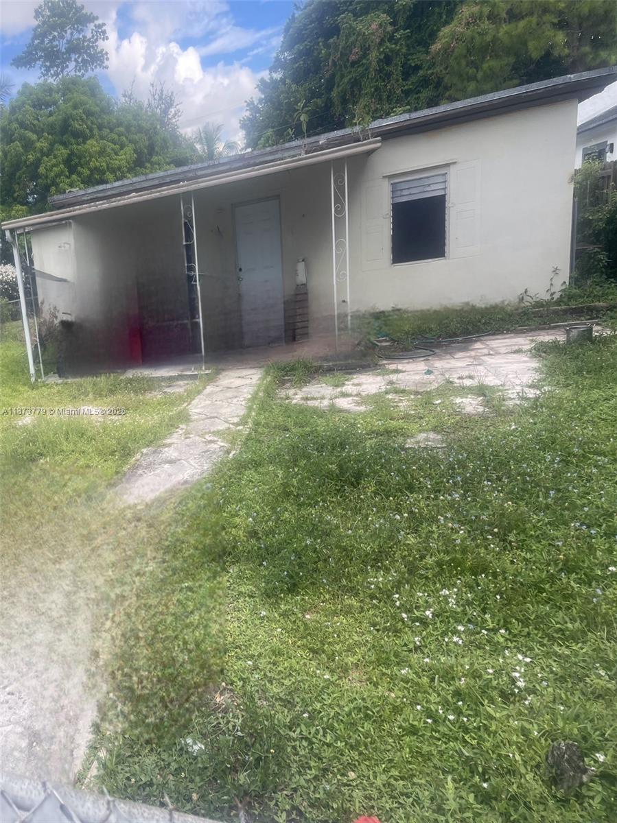2011 NW 96th St, Miami FL 33147