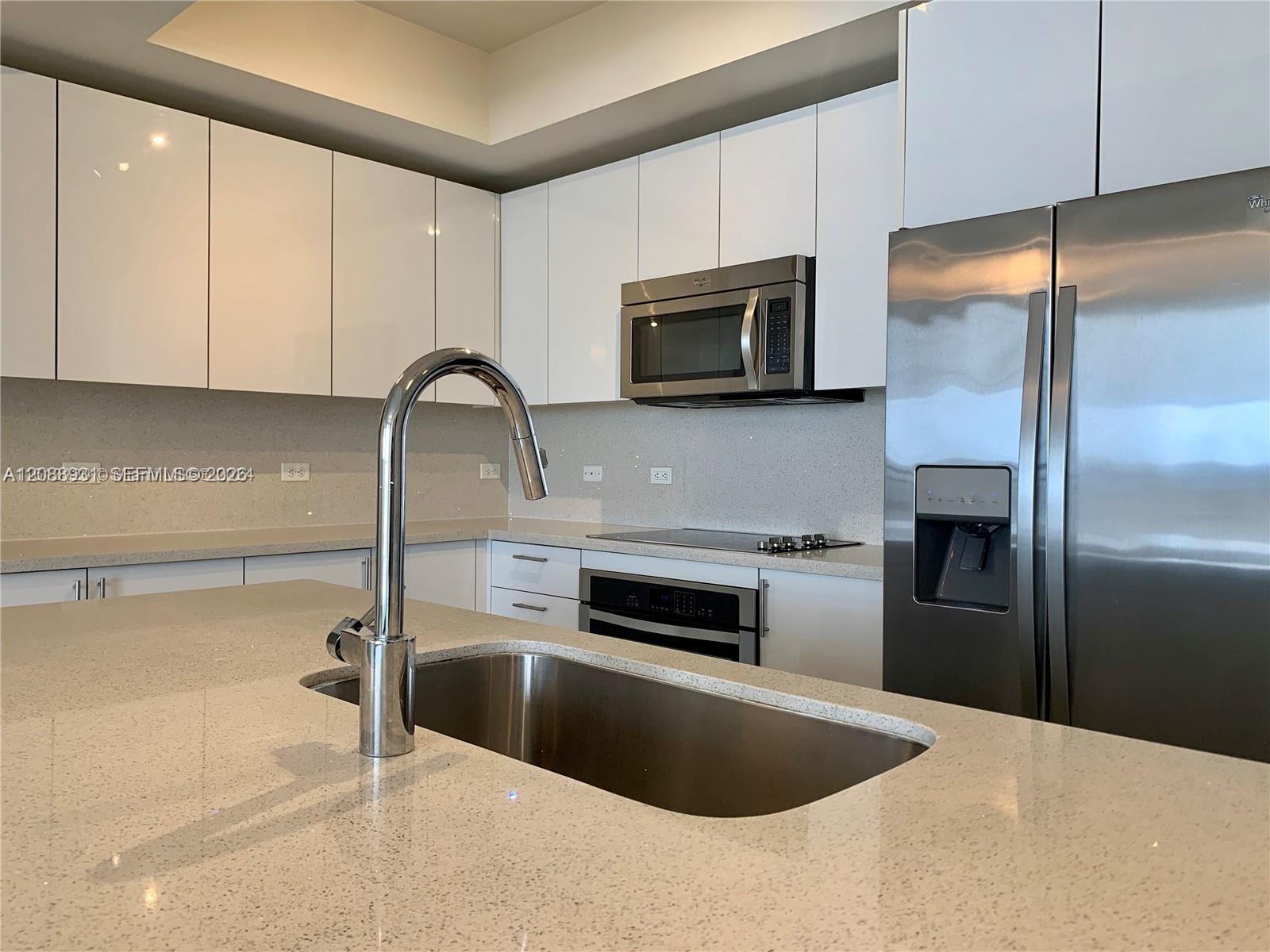 999 SW 1st Ave # 3206 — Photo 5